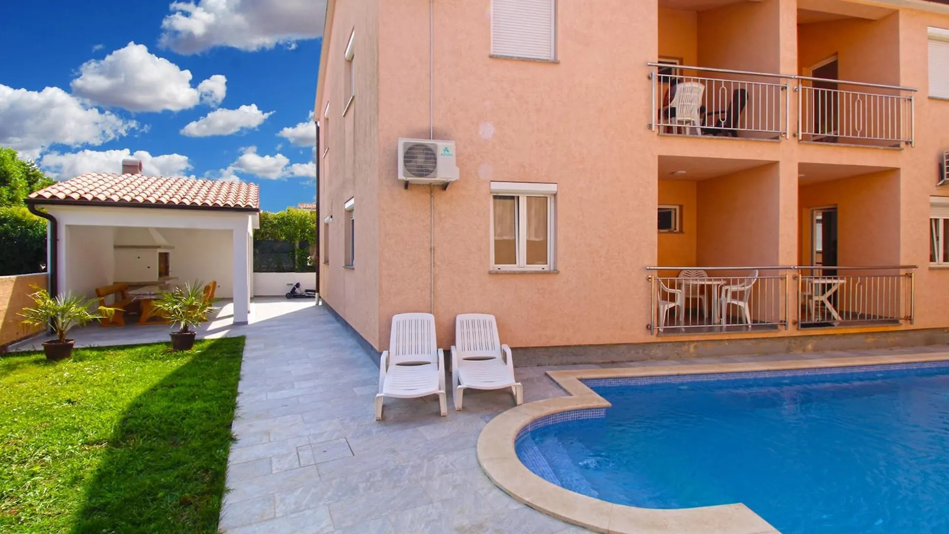 Apartments Edin 1359 Peroj Chorvatsko