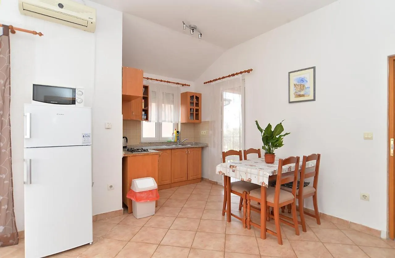 Apartments Edin 1359 Peroj