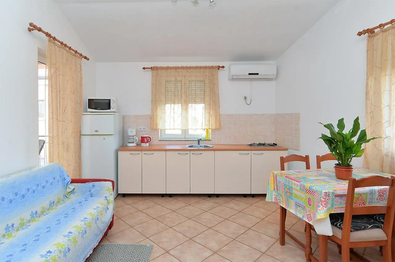 Apartments Edin 1359 Peroj